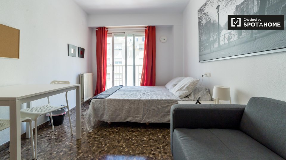 Double room Valencia, 5 beds — photo 1