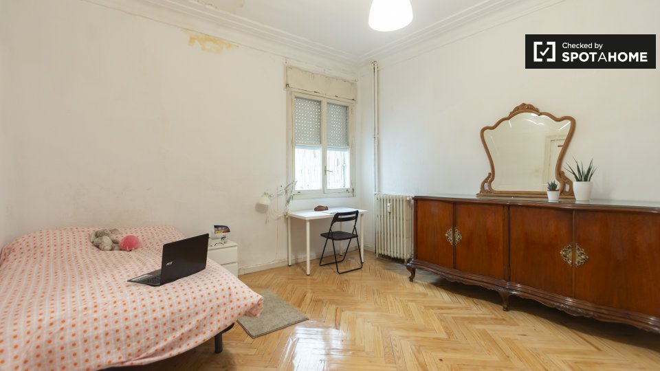 Double room Madrid, 9 beds — photo 1