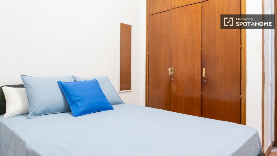 Double room Madrid, 6 beds, 116m² — photo 12