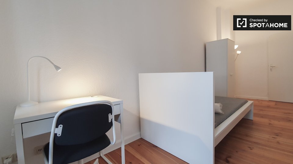 Double room Berlin, 3 beds — photo 8