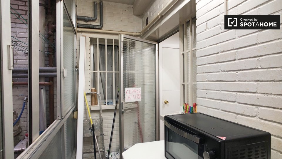 Double room Madrid, 12 beds — photo 7