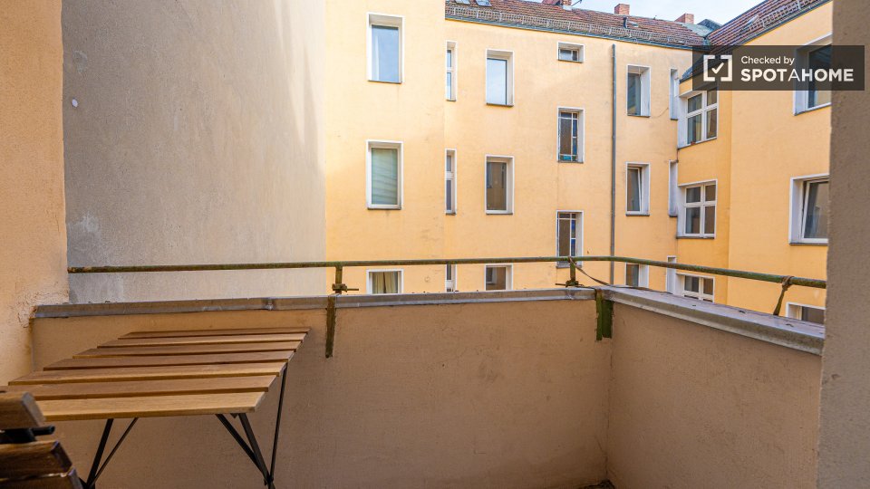 Double room Berlin, 3 beds, 53m² — photo 3