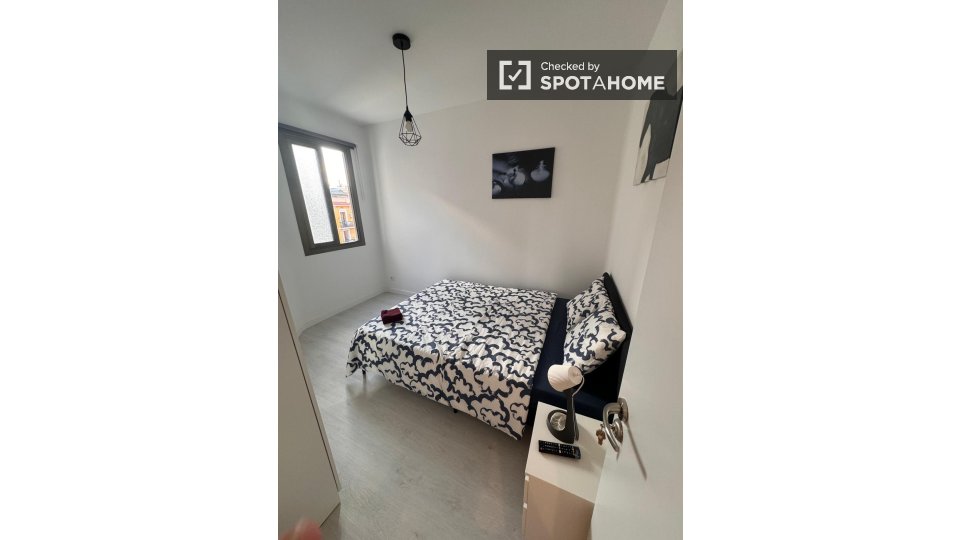 Double room Barcelona, 4 beds, 80m² — photo 45