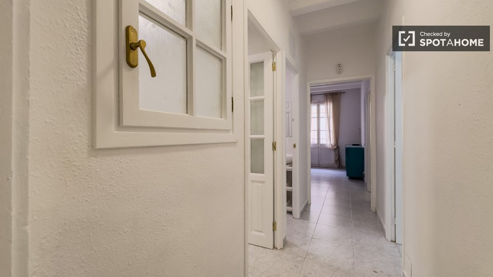Double room Barcelona, 3 beds — photo 5