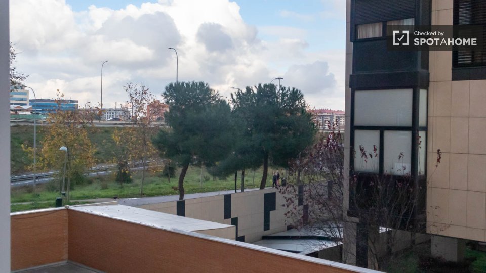 Double room Madrid, 5 beds — photo 1