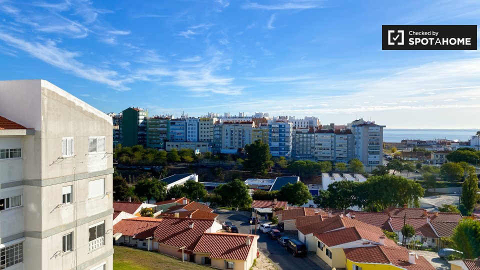 Apartment Lisbon, 2 beds, 70m² — photo 16