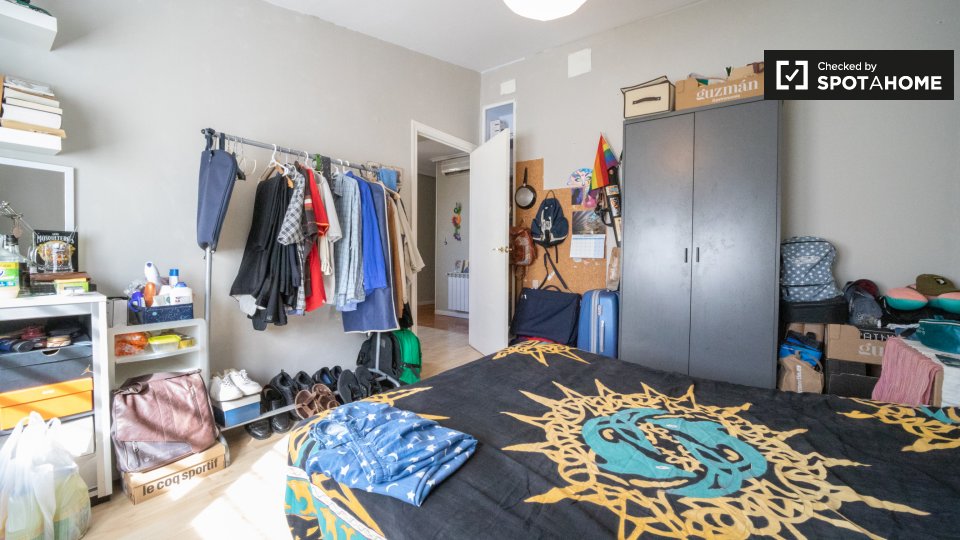 Double room Madrid, 5 beds, 150m² — photo 2