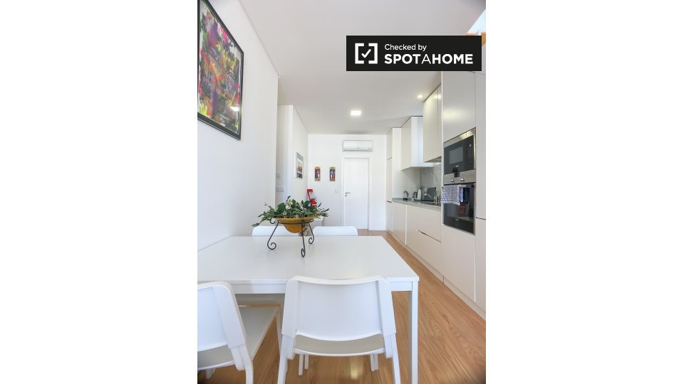 Apartment Lisbon, 2 beds, 120m² — photo 1