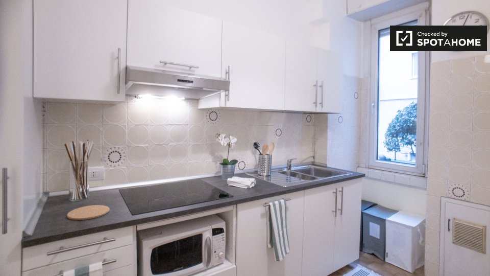 Double room Milan, 3 beds, 70m² — photo 11