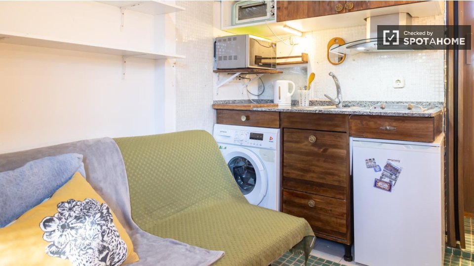 Apartamento de 1 dormitorio en alquiler en Embajadores, Madrid