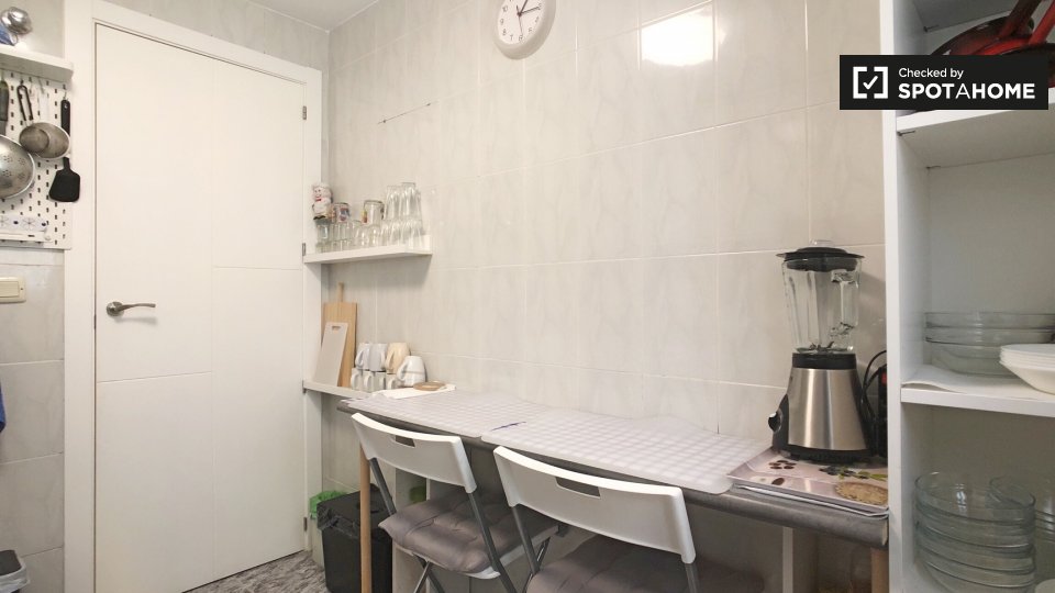 Double room Madrid, 3 beds, 160m² — photo 4