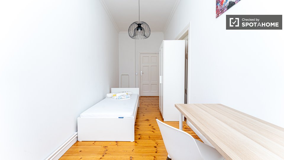 Double room Berlin, 5 beds, 124m² — photo 15