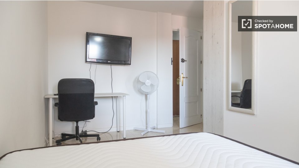 Double room Madrid, 5 beds — photo 32