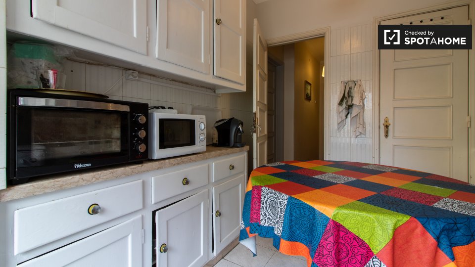 Double room Lisbon, 4 beds, 60m² — photo 8