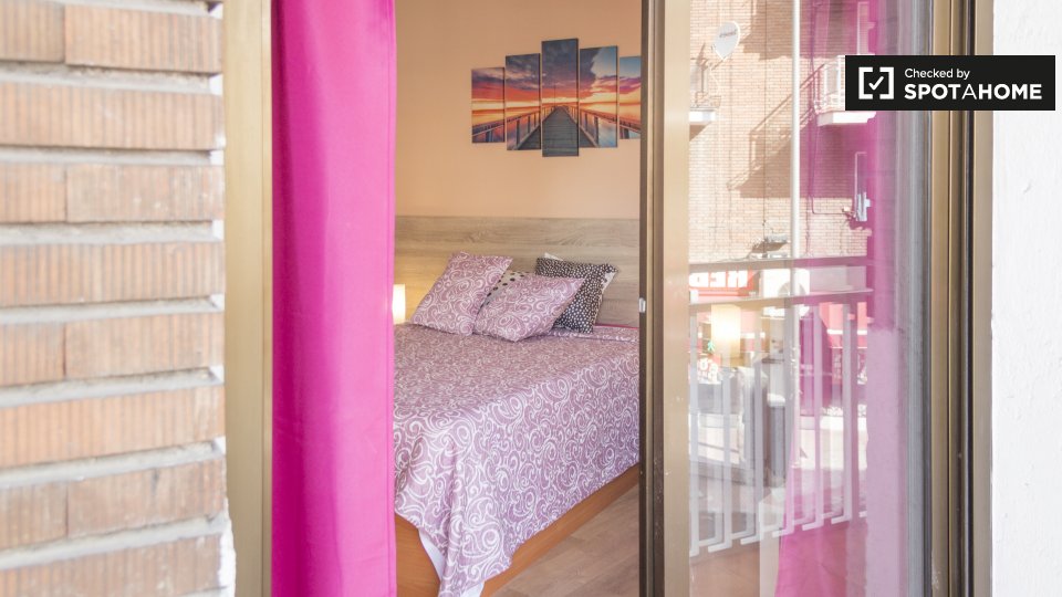 Double room Madrid, 5 beds, 120m² — photo 4