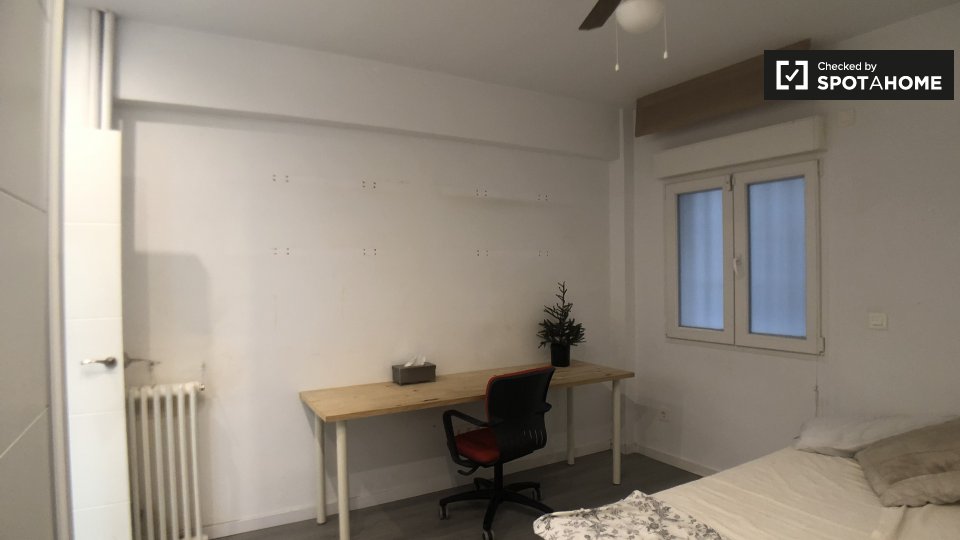 Double room Madrid, 5 beds, 150m² — photo 41