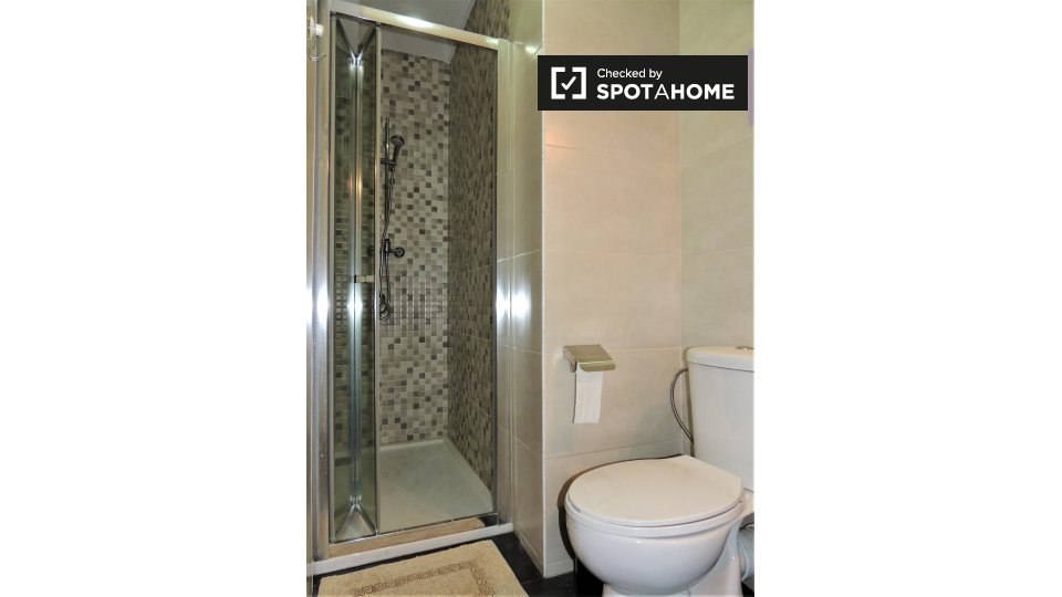 Double room Lisbon, 4 beds, 100m² — photo 12