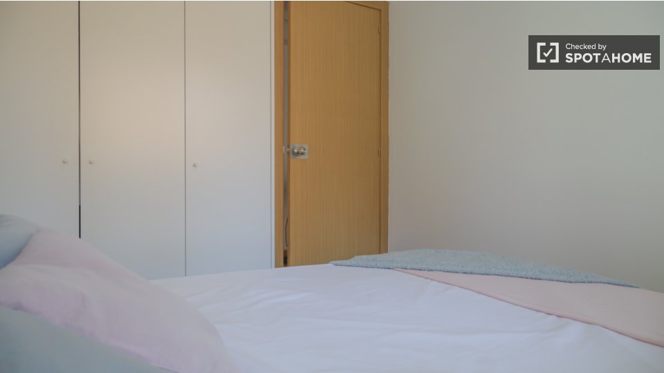 Double room Madrid, 5 beds, 140m² — photo 5