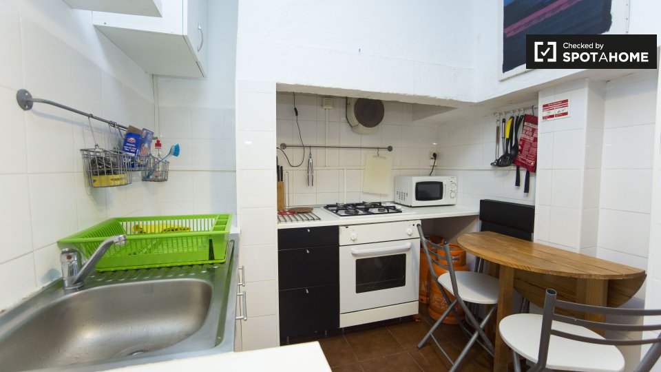 Apartment Lisbon, 5 beds, 94m² — photo 12