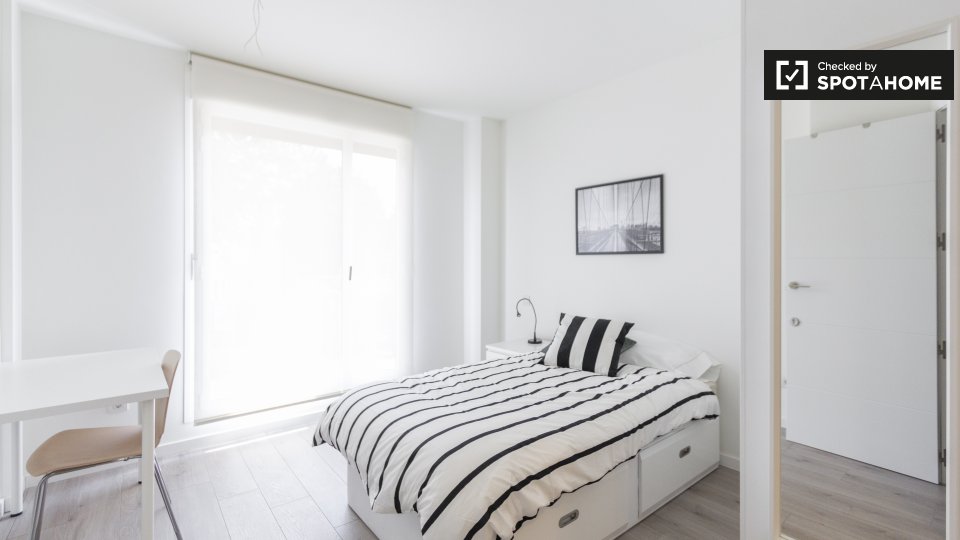 Double room Madrid, 4 beds, 90m² — photo 17