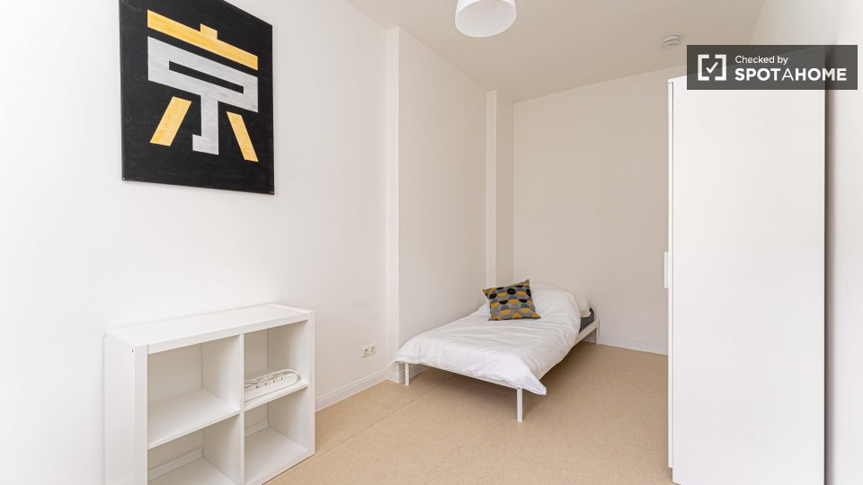 Double room Berlin, 3 beds — photo 9
