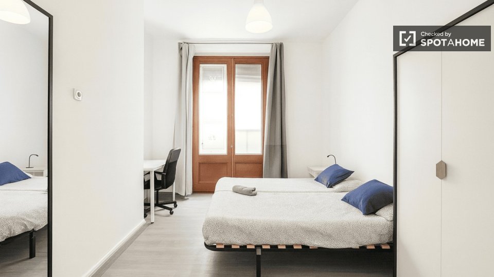 Double room Barcelona, 10 beds, 180m² — photo 64