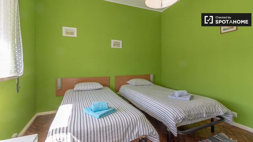 Double room Lisbon, 6 beds, 250m² — photo 2