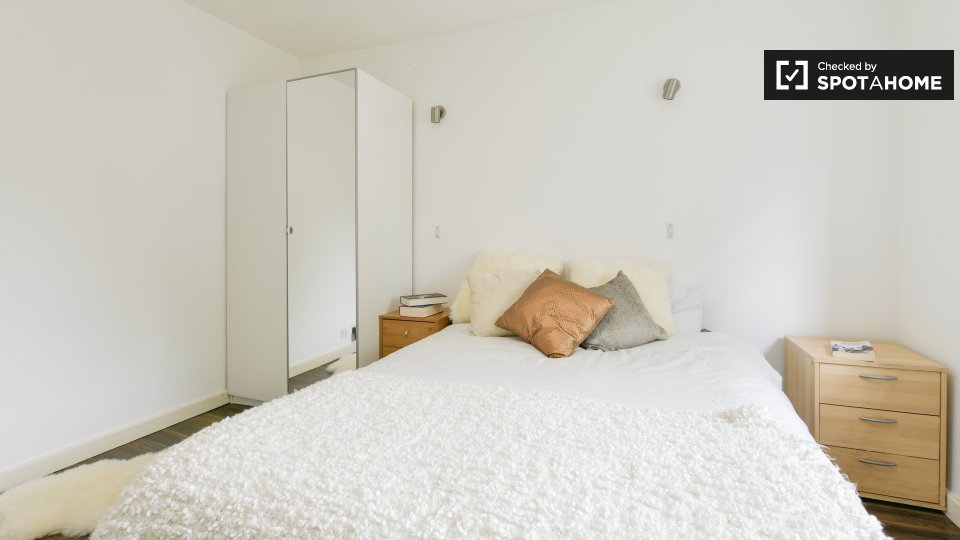 Double room London, 4 beds, 140m² — photo 3