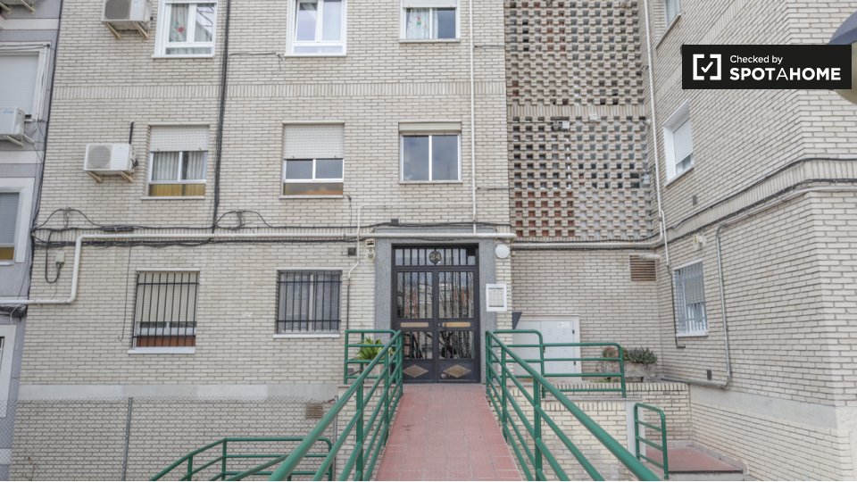 Double room Madrid, 4 beds, 90m² — photo 20