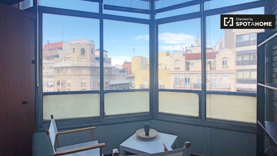 Double room Madrid, 5 beds, 133m² — photo 3