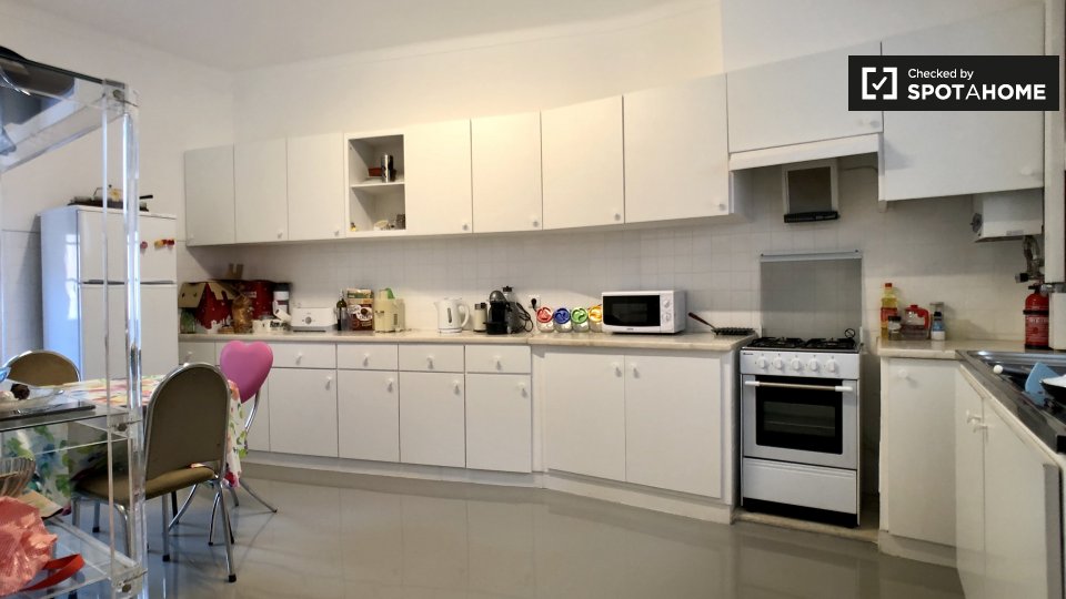 Double room Lisbon, 5 beds, 200m² — photo 8