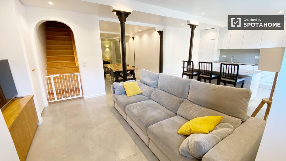 Apartment Lisbon, 2 beds, 117m² — photo 3