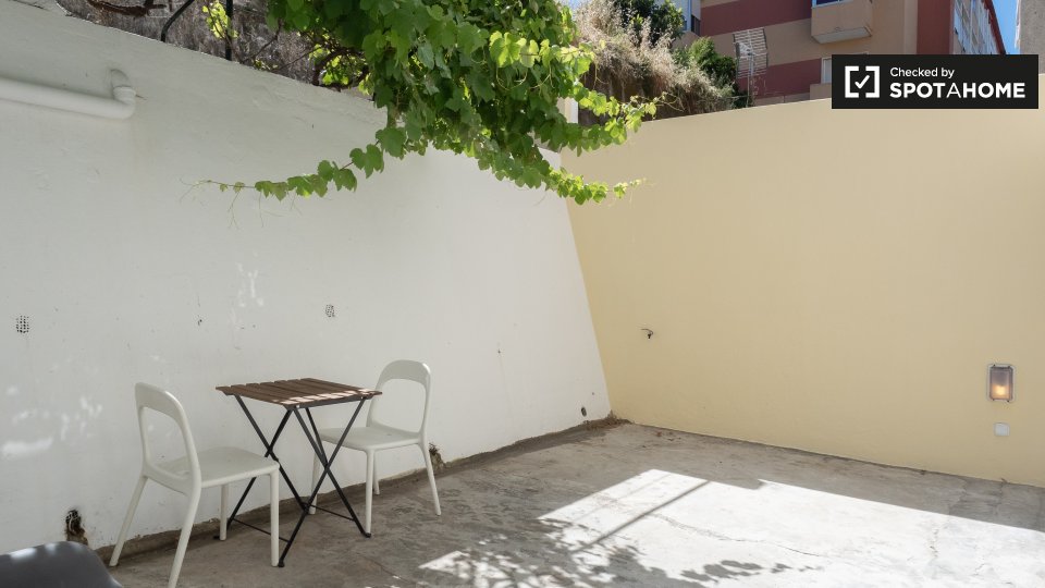 Apartment Lisbon, 2 beds, 70m² — photo 11