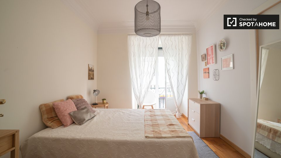 Double room Lisbon, 6 beds, 150m² — photo 3