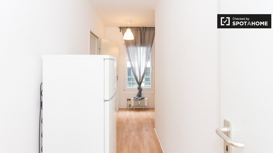 Double room Berlin, 3 beds, 67m² — photo 6