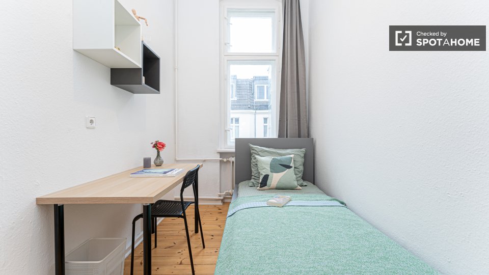 Double room Berlin, 3 beds, 75m² — photo 15
