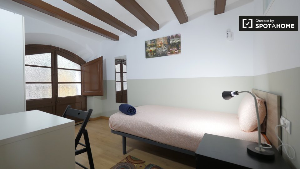 Double room Barcelona, 4 beds — photo 1