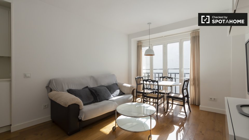 Apartment Madrid, 1 bed, 48m² — photo 1