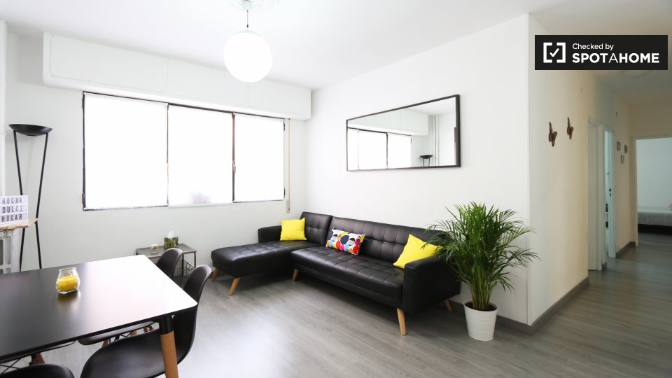 Double room Madrid, 5 beds, 96m² — photo 6