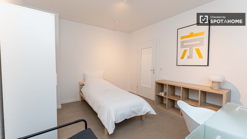 Double room Berlin, 4 beds, 66m² — photo 8