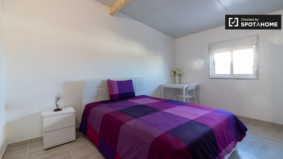 Double room Lisbon, 10 beds, 80m² — photo 4