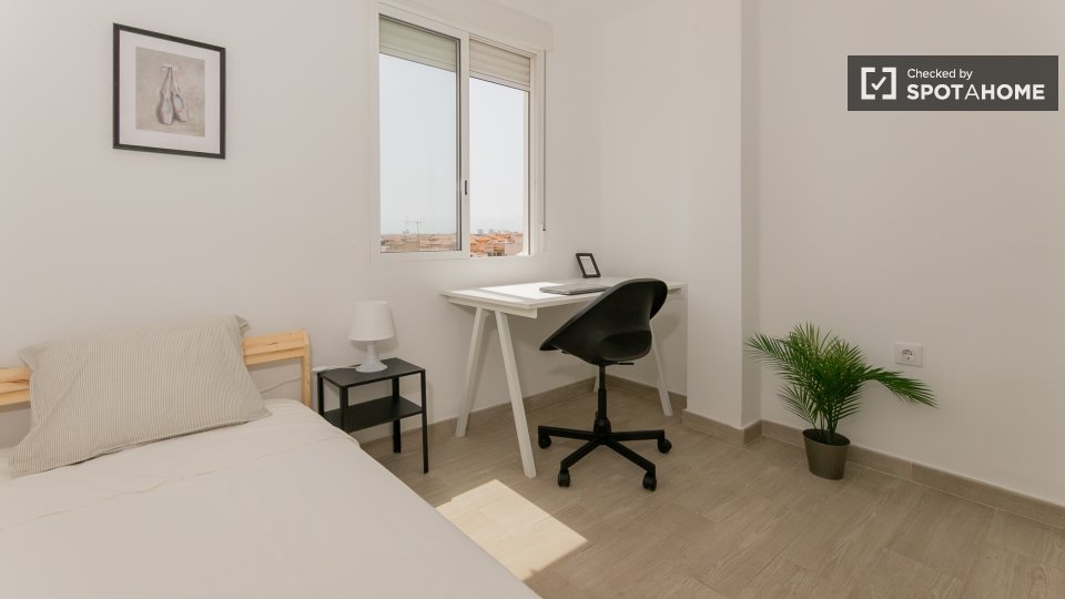 Apartment Valencia, 2 beds, 75m² — photo 2