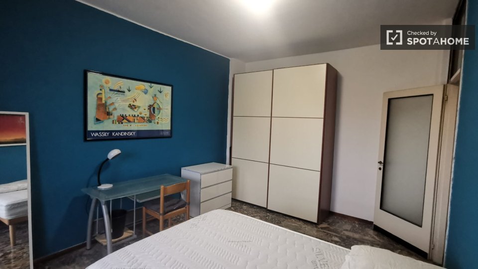 Double room Milan, 2 beds — photo 21