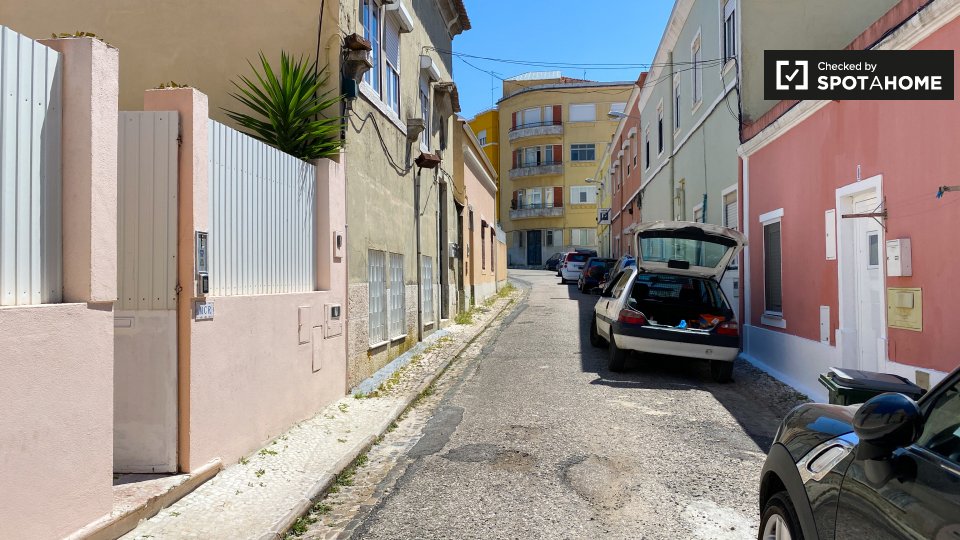 Double room Lisbon, 5 beds — photo 14
