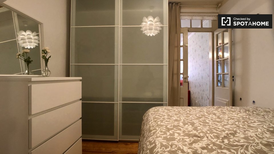 Double room Lisbon, 4 beds, 80m² — photo 9