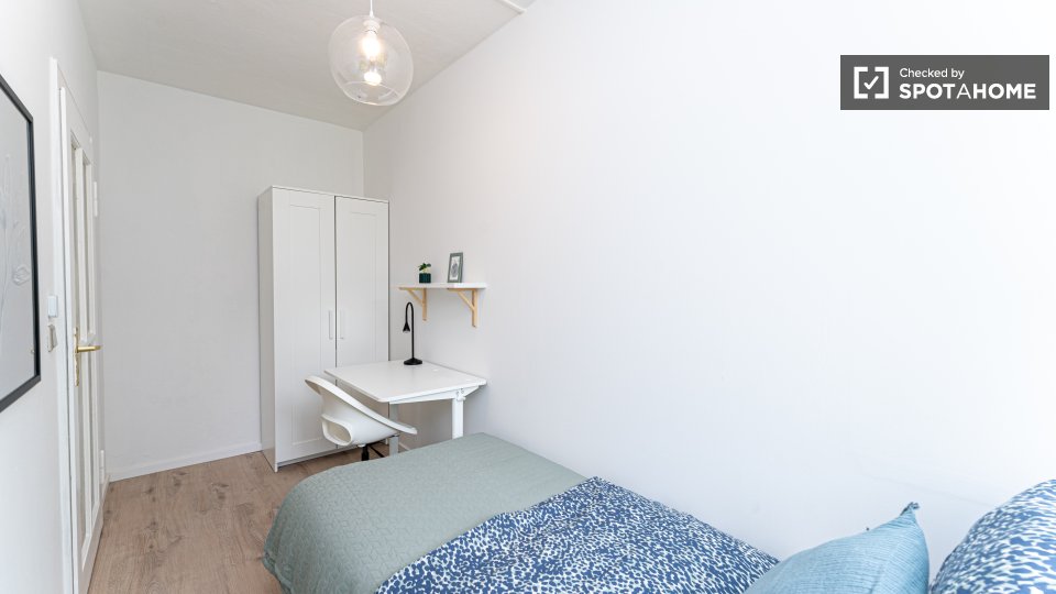 Double room Berlin, 5 beds, 59m² — photo 4