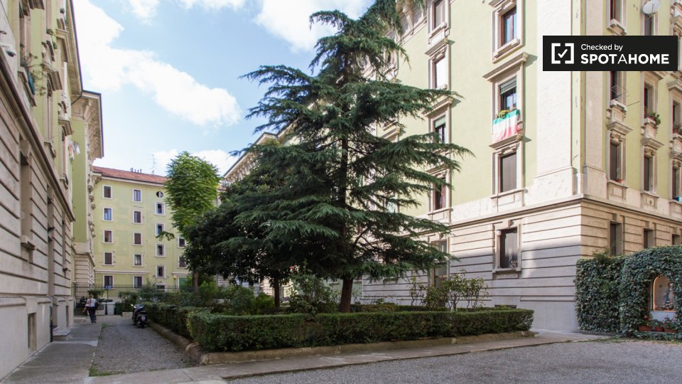 Double room Milan, 3 beds — photo 15