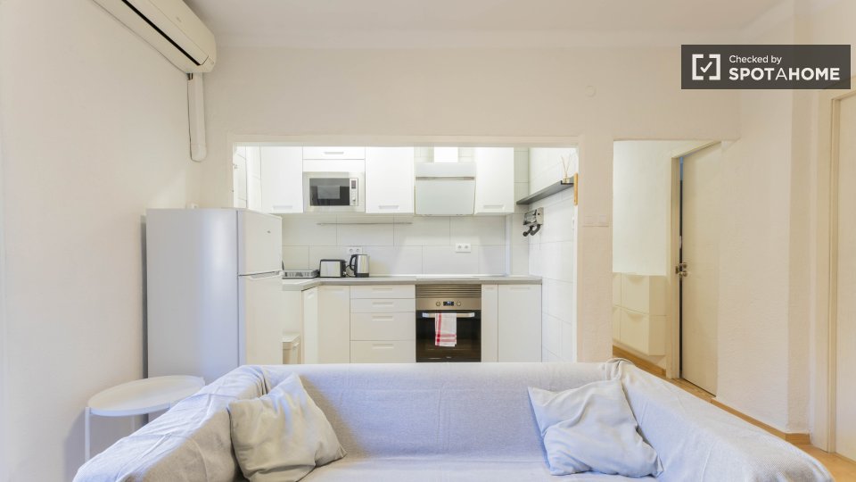Double room Valencia, 3 beds — photo 18