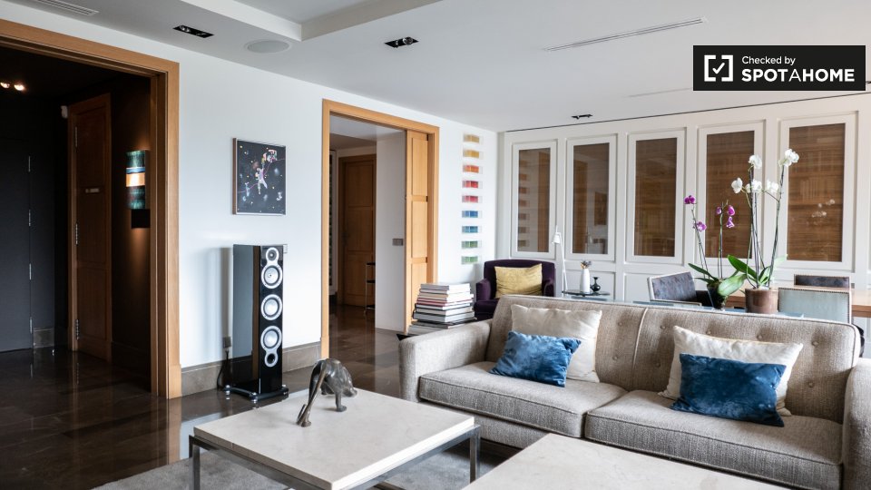 Double room Madrid, 5 beds, 200m² — photo 6