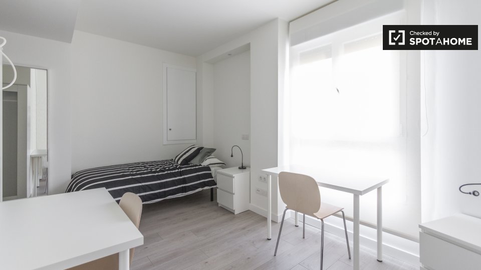 Double room Madrid, 4 beds, 90m² — photo 20